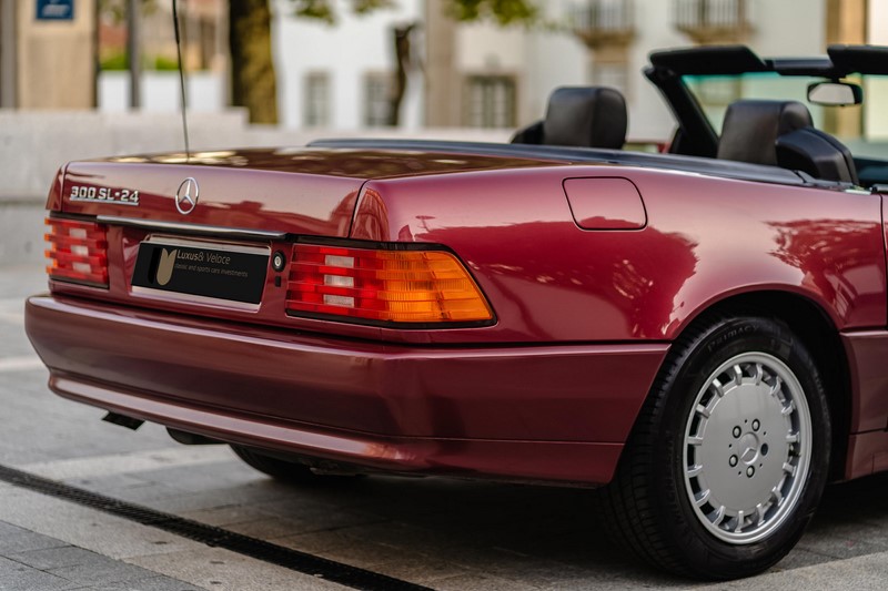 1990 Mercedes Benz 300SL24